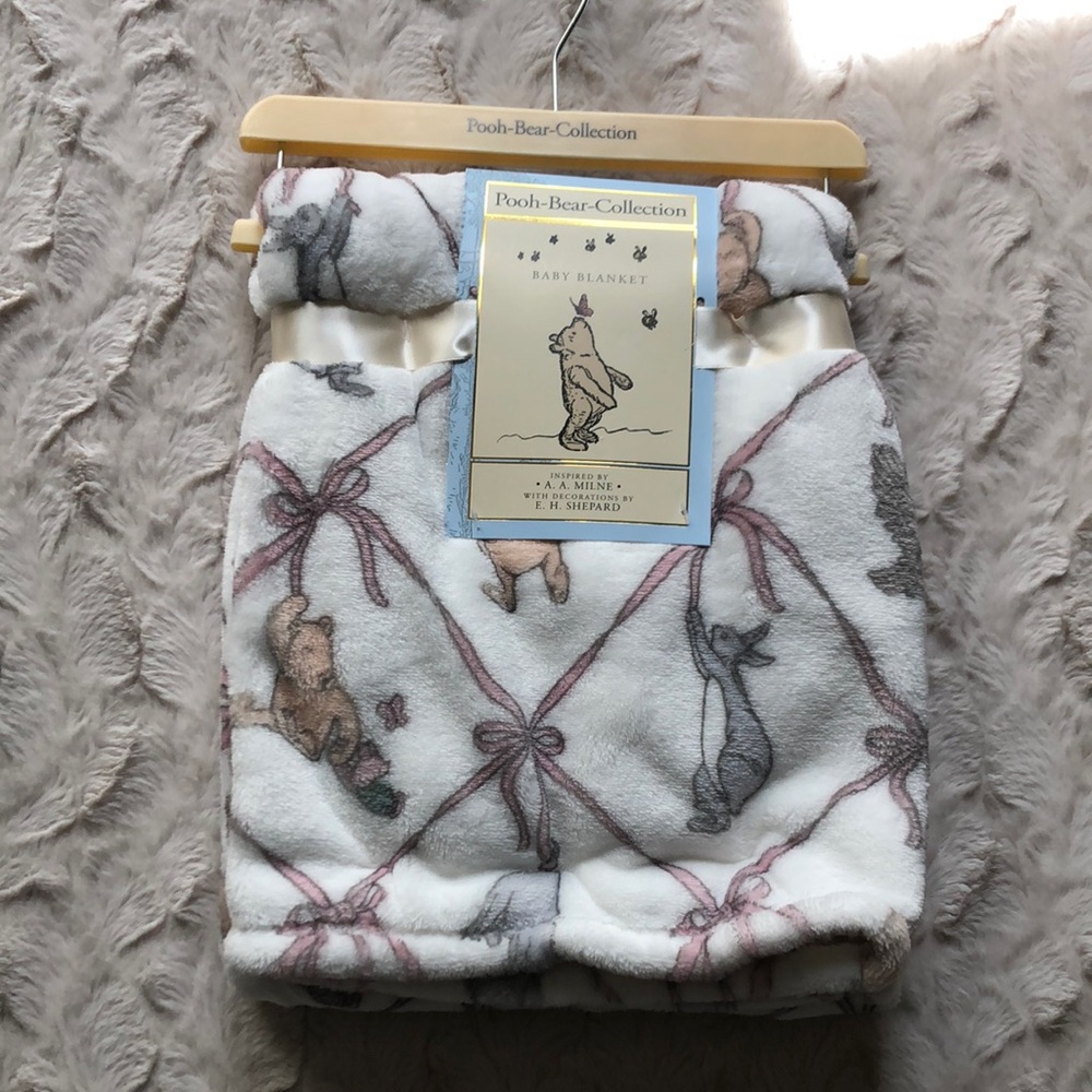 Pooh-Bear Collection Baby Blanket - White with Pink Bows